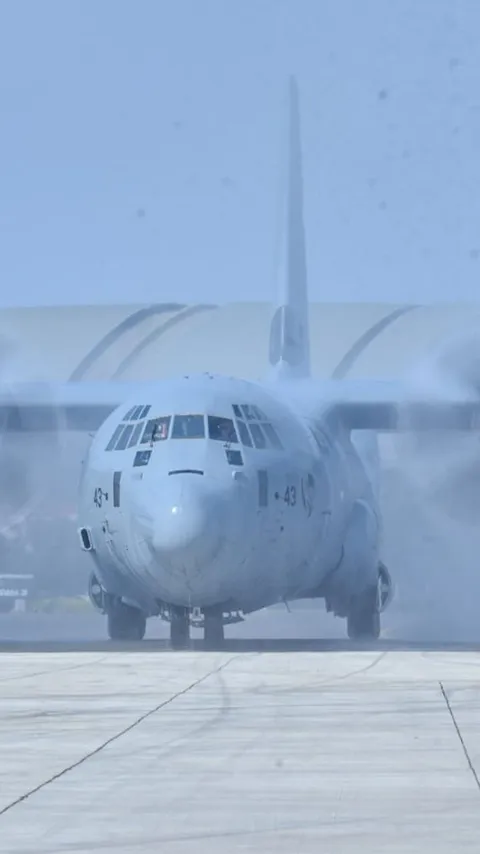 Pesawat C-130J Super Hercules Ketiga Mendarat di Indonesia Setelah 33 Jam Mengudara