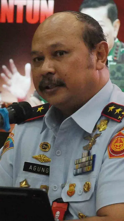 FOTO: TNI Blak-blakan Arogansi Mayor Dedi Geruduk Polres Medan untuk Pamer Kekuatan