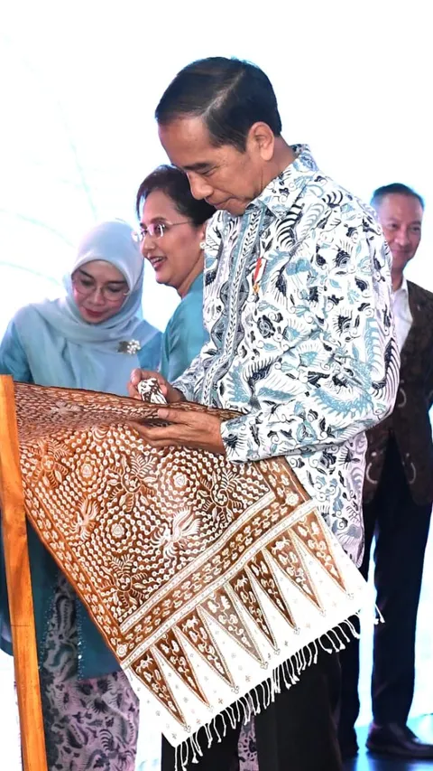 Jokowi: Batik Adalah Wajah dan Kehormatan Kita
