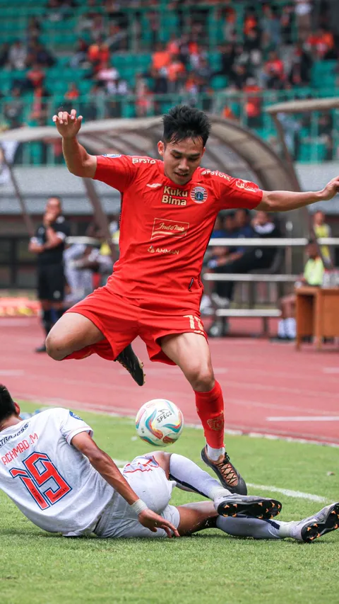 FOTO: Jamu Arema FC dengan Skor Imbang 2-2, Persija Jakarta Gagal Raih Poin di Laga BRI Liga 1