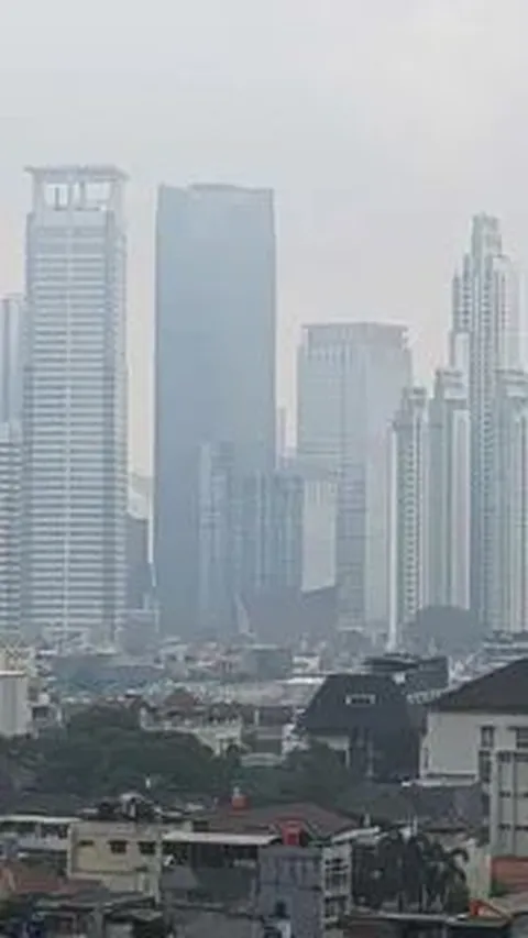 Sebagian PNS Mulai WFH Hari Ini, Jakarta Masih Masuk 10 Besar Kota Terpolusi