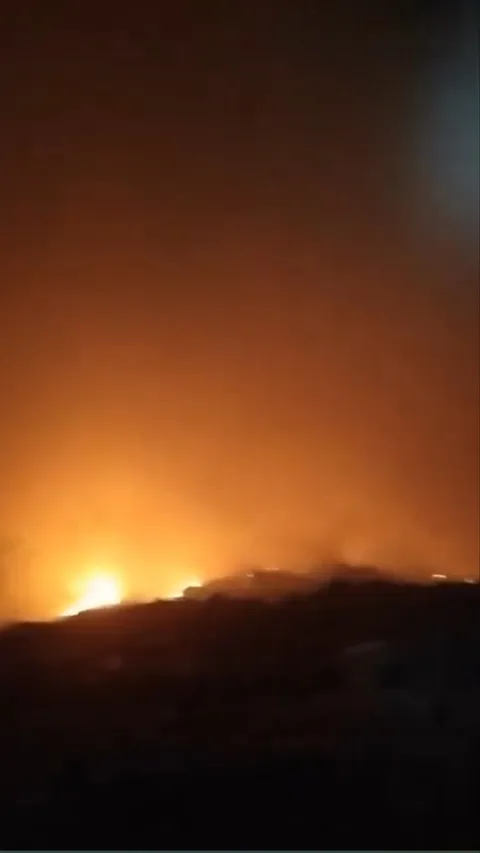 Kebakaran Gunungan Sampah di TPA Sarimukti Bandung Barat Belum Padam, Asap Kepung Permukiman Warga
