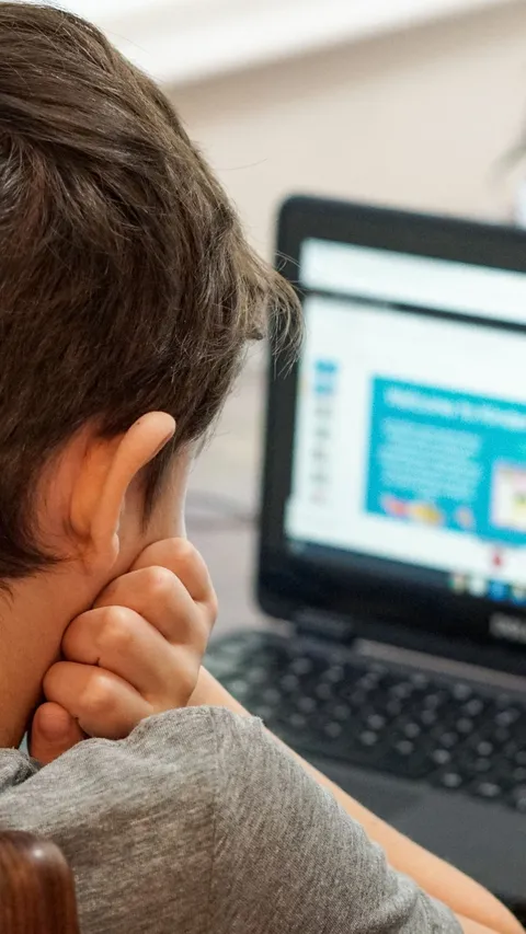 Berapa Lama Idealnya Anak-anak Belajar Online? Ini Jawaban Ahli