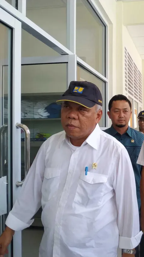 VIDEO: Menteri PUPR Basuki Usil Peluk Ridwan Kamil, Ingat Teletubbies