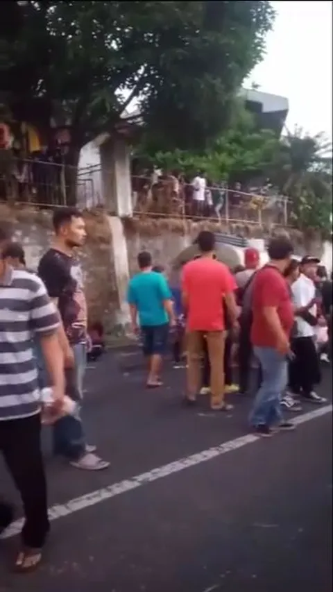 Truk Tangki Diduga Rem Blong Tabrak Pengunjung Karnaval HUT RI di Mojokerto, 3 Orang Tewas