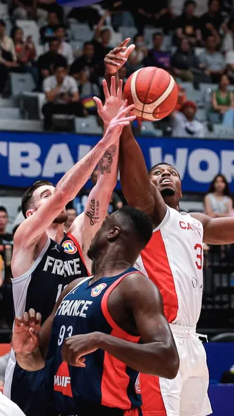 Foto: Duel Kanada Vs Prancis di Piala Dunia FIBA 2023 Berlangsung Sengit