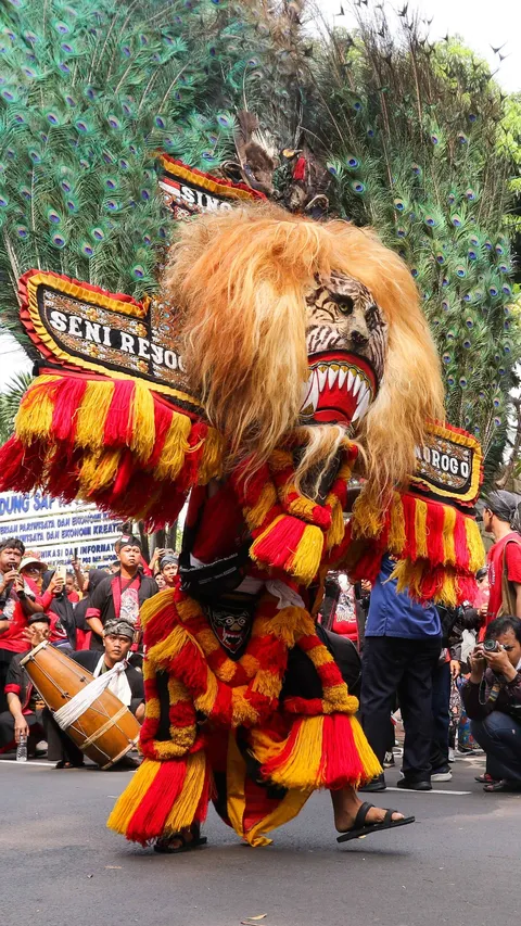 FOTO: Dorong Jadi Warisan Budaya Tak Benda UNESCO, Pawai Budaya Reog Ponorogo Tampil Meriah di Jakarta