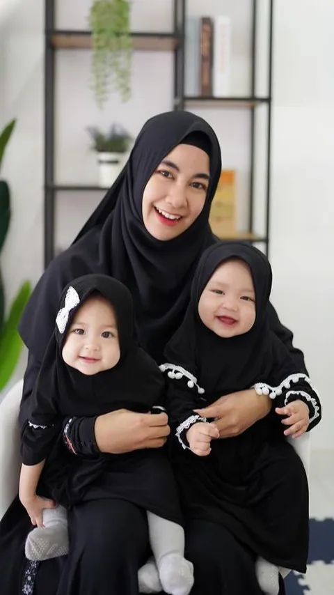 10 Potret Terbaru Baby Twins Alma dan Alsha Anak Kembar Annisa Rahma Eks Cherrybelle, Kini Menginjak 9 Bulan