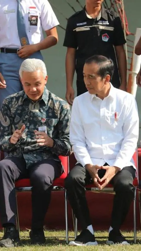 Usai Blusukan Bertiga dengan Prabowo, Kini Jokowi dan Ganjar Jalan Bareng di Semarang