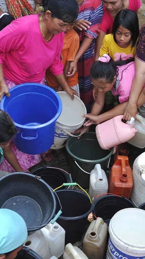 Kekeringan akibat El Nino Picu Krisis Air Bersih di Serang, Pasokan Air Hanya Andalkan 1 Truk Tangki