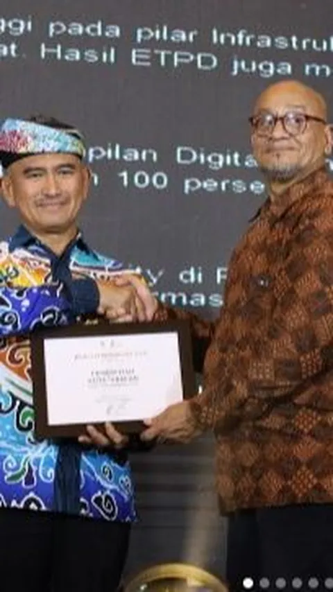 Wali Kota Tarakan Raih Penghargaan Tokoh Indonesia Pengembang Digitalisasi