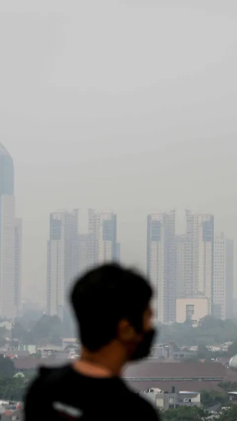 FOTO: Polusi Udara Jakarta Masih Menjadi yang Terburuk di Dunia