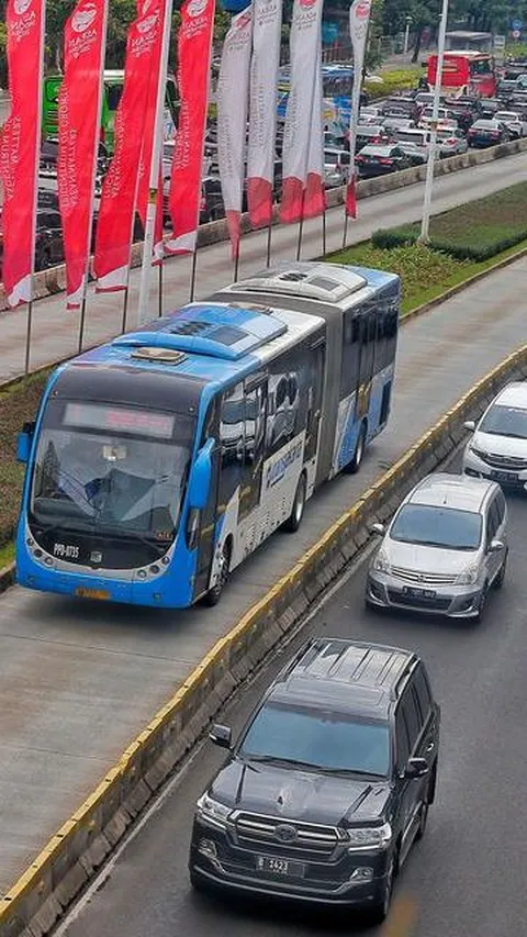 Simak Pengalihan Rute Transjakarta Imbas Demo Buruh di Depan Istana