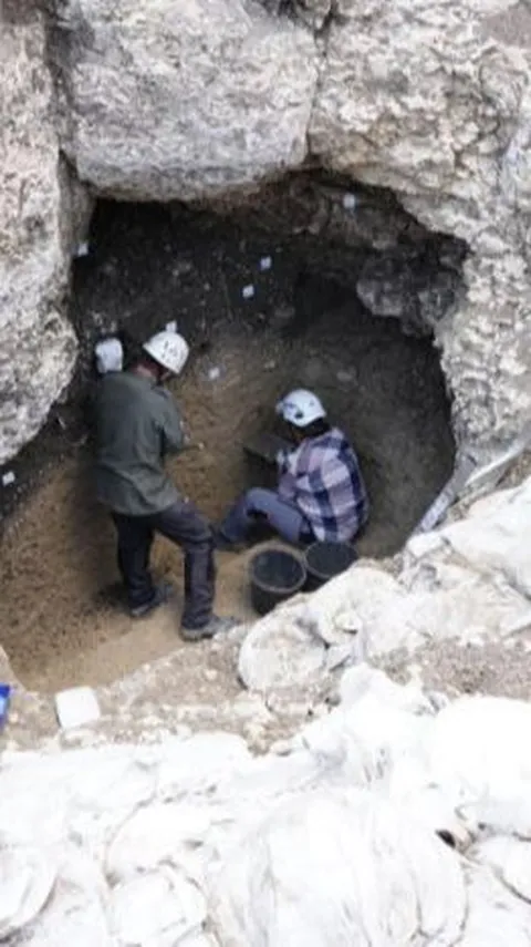 Ilmuwan Akhirnya Temukan Pintu Masuk Gua yang Tertutup Selama 16.000 Tahun, Ternyata Begini Isinya