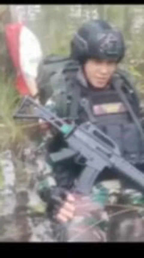 Dekap Senpi Laras Panjang & Terendam di Rawa, Begini Perjuangan TNI Jaga Patok Perbatasan