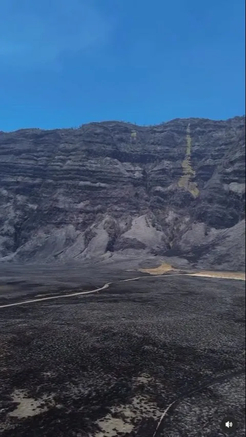 Hujan Turun, Kebakaran di Kawasan Gunung Bromo Padam Setelah Seminggu Terbakar