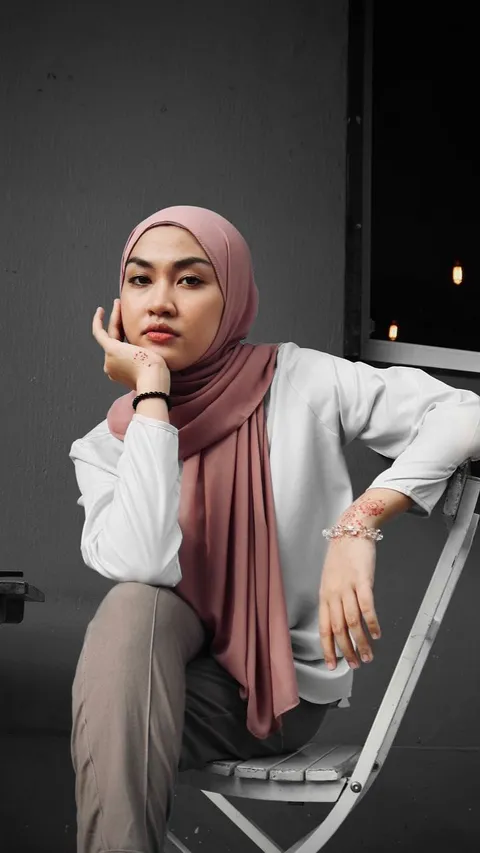 7 Cara Mengatasi Rambut Rontok Buat Pemakai Hijab