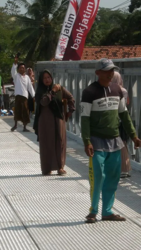 Jebol Diterjang Banjir Lahar Semeru, Jembatan Kloposawit Selesai Dibangun Kembali
