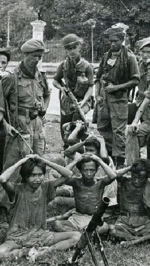 Deretan Potret Lawas Aktivitas Tentara Belanda di Indonesia yang Jarang Terekspos, Ada yang Bikin Sedih
