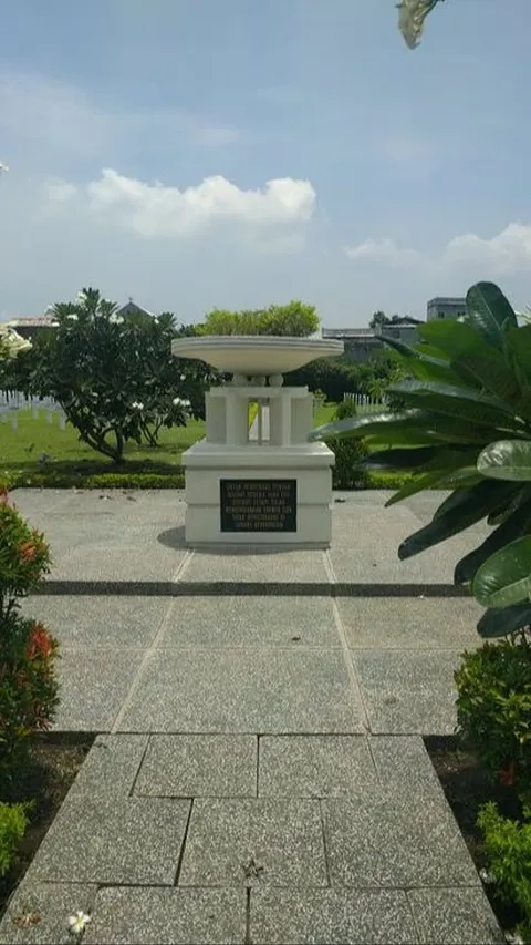 Megah dan Eksklusif, Ini Potret Makam Kembang Kuning Surabaya Peninggalan Belanda