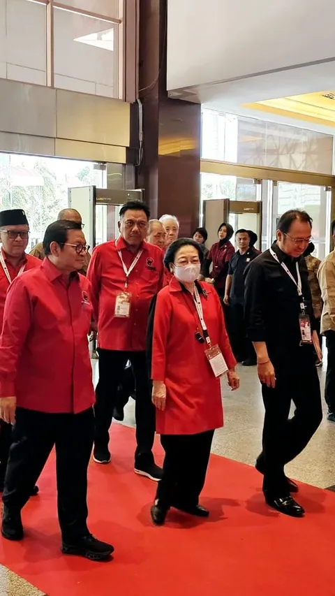 Rakernas PDIP IV, Megawati Diapit Jokowi dan Maruf Amin