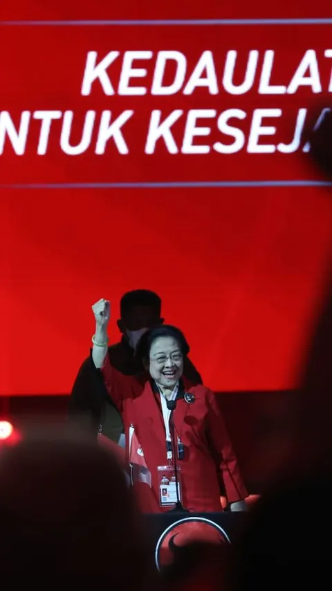 Di Depan Jokowi, Megawati: Jangan Pernah Gentar Hadapi Kepungan dan Manuver Politik Praktis