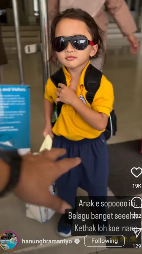 Gaya Kece Anak Bontot Zaskia Mecca di Sekolah, Rambut Gondrong Pakai Kaca Mata Hitam
