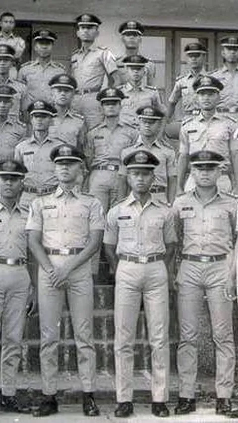 Potret Lawas Taruna Akabri Tahun 1974, Saking Lamanya Pensiunan Jenderal Bintang 3 Polri Sampai Tak Tahu yang Mana Dirinya