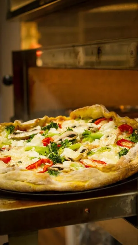 Cara Membuat Pizza dengan Oven Rumahan yang Paling Mudah, Praktis Anti Ribet