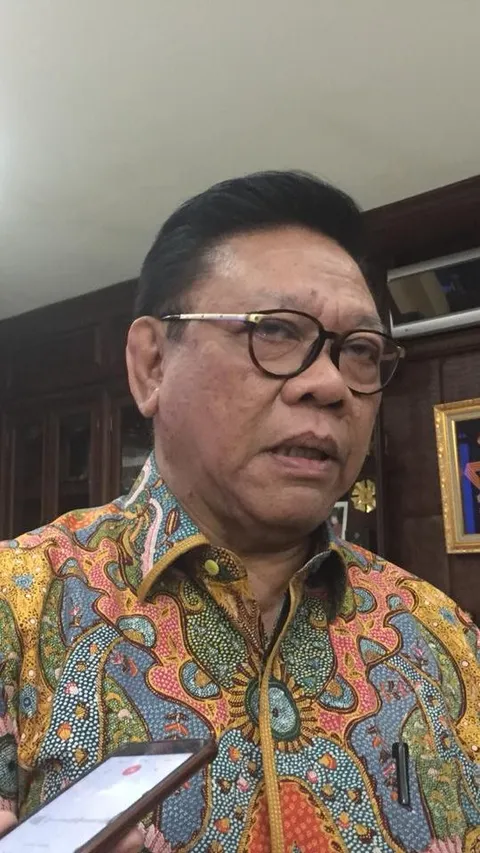 Agung Laksono: Golkar Tak Bisa Larang Ridwan Kamil Jadi Cawapres Ganjar!