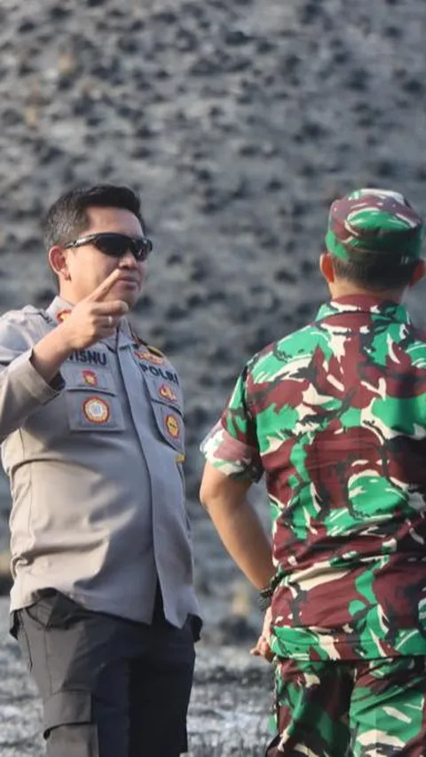 TNI-Polri Olah TKP Kebakaran Gunung Bromo Gara-Gara 