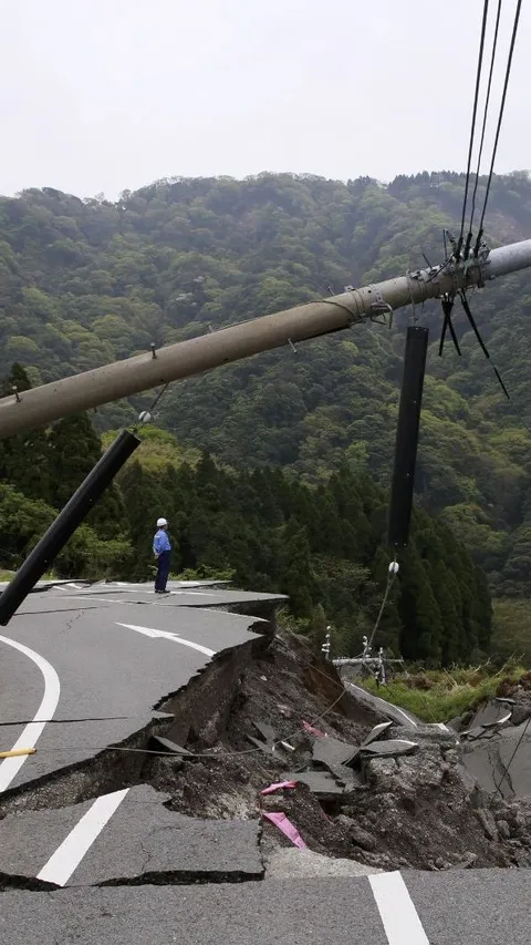 Selain Picu Tsunami, Gempa Jepang Putus Listrik ke Ribuan Rumah hingga Lumpuhkan Penerbangan