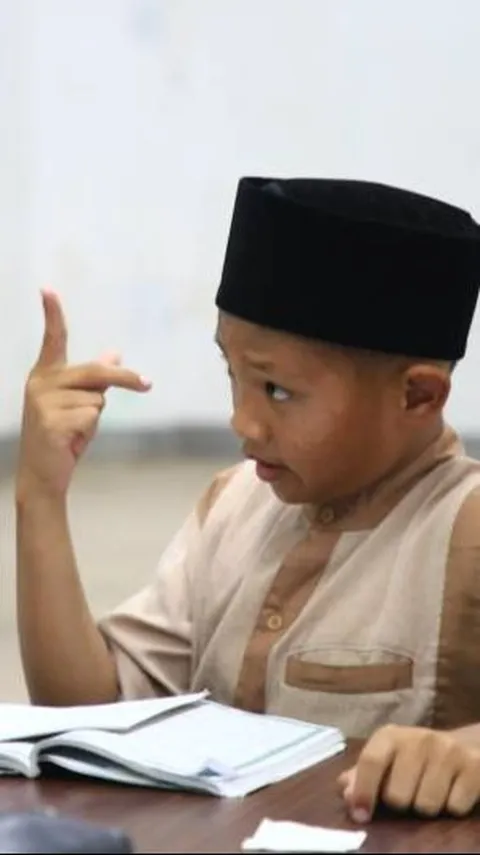 Semangat Anak-Anak Penyandang Tuli Belajar Ngaji di Masjid Al Azhom Tangerang, Gunakan Bahasa Isyarat