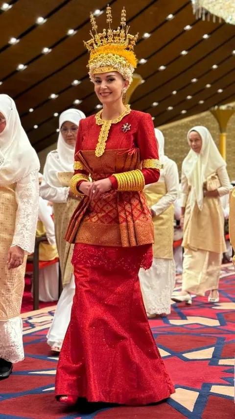 Bernuansa Merah, Potret Elegan Pangeran Abdul Mateen dan Anisha Isa-Kalebic Jelang Pernikahan