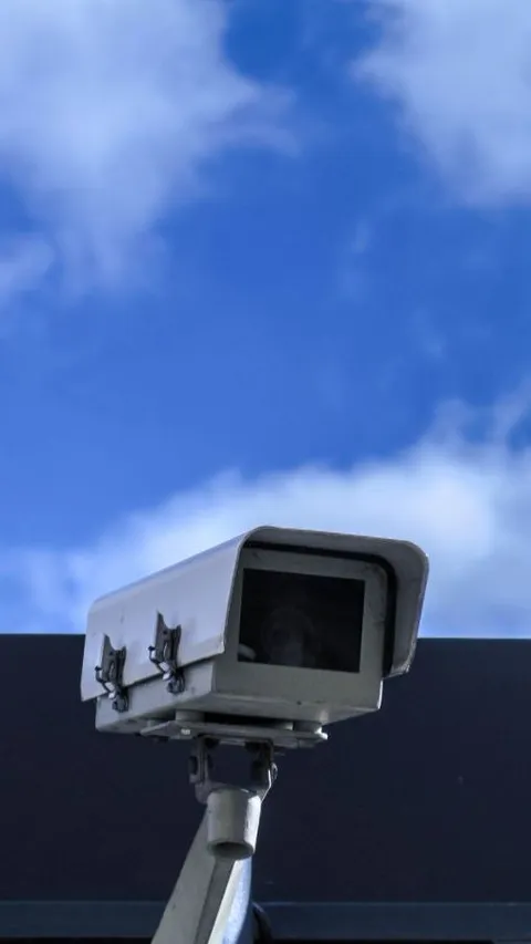 Parah! Pria Ini Diam-Diam Pasang Kamera Tersembunyi di Router WiFi buat Intip Pasutri di Kamar