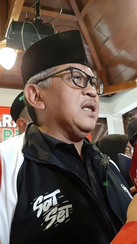 Sekjen PDIP Dapat Masukan Kiai Kampung, Ini Katanya soal Prabowo