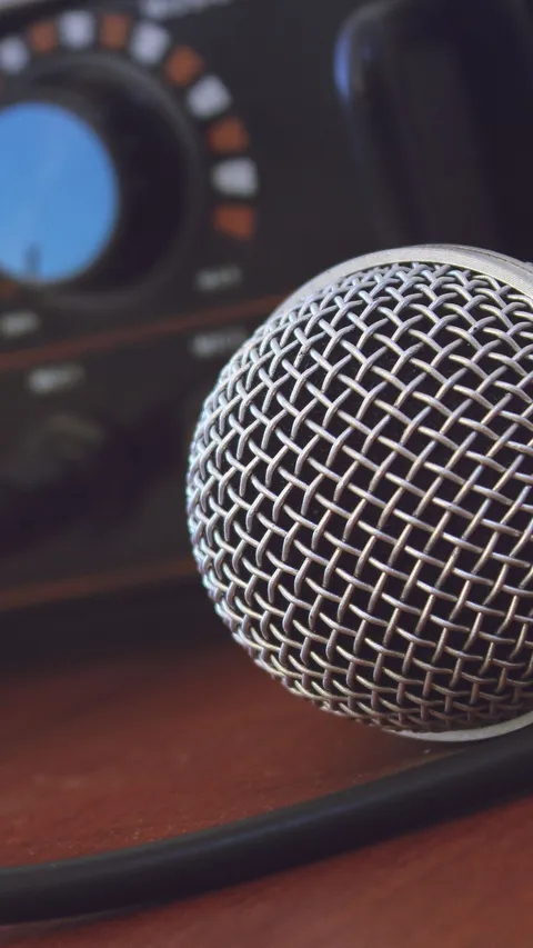 Luhut Instruksikan Tunda Kenaikan Pajak Hiburan hingga 75 Persen, Begini Respons Bos Karaoke Inul Daratista