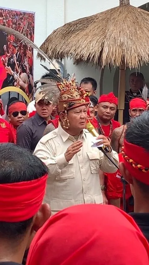 Prabowo Dukung Suku Dayak Dipermudah Masuk TNI-Polri