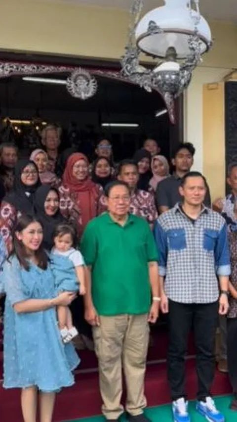 SBY Ajak Anak, Menantu & Cucu Belanja Batik, Ada Motif Spesial Bikin Ingat Mendiang Ibu Ani