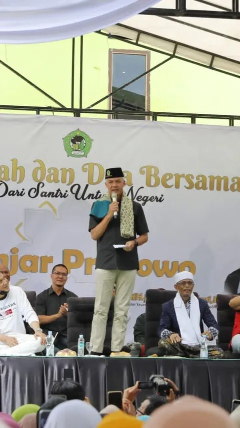 Ganjar Sambangi Ponpes Roudlotussolihin Lampung, Dititipkan Pesan Jalankan UU Pesantren sampai ke Daerah