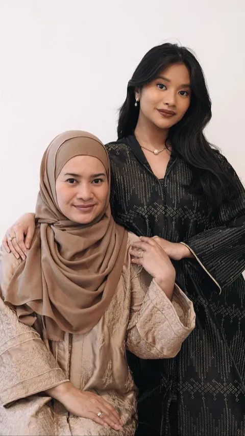 Cantiknya 11 12, Potret Ikke Nurjanah Bersama Siti Adira yang Terlihat Bagai Kakak Adik