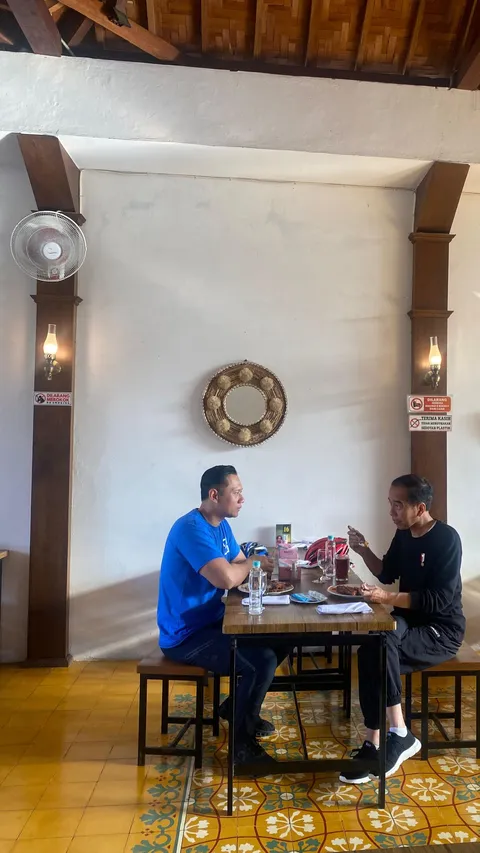 AHY Bocorkan Obrolan saat Makan Gudeg Bareng Jokowi di Yogyakarta