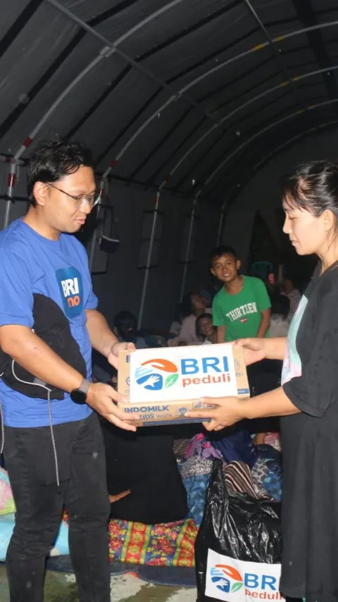 BRI Salurkan Sembako Bantu Korban Bencana Gempa Sumedang