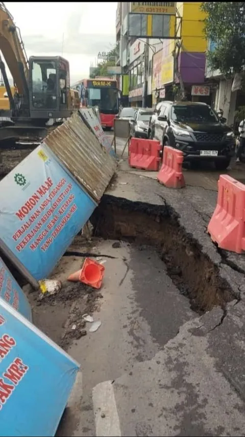 Jalan Ambles di Jakarta Barat, PT MRT Berdalih Bukan Dampak Pengerjaan Proyek