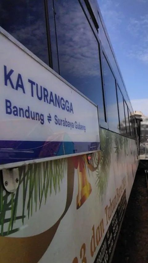 Evakuasi Gerbong KA Turangga dan Bandung Raya di Cicalengka, Jalur Lintas Selatan KAI Ditutup Sementara