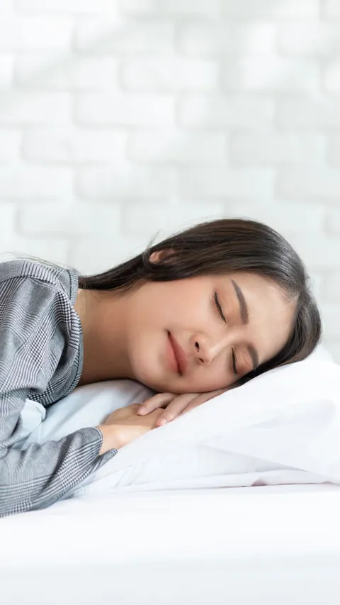Kebiasaan Tidur Tengkurap Bahaya untuk Kesehatan Tubuh