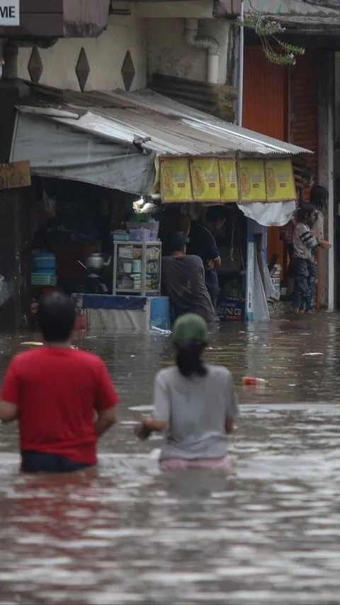 Hingga Jelang Siang, 4 RT di Jakarta Masih Terendam Banjir
