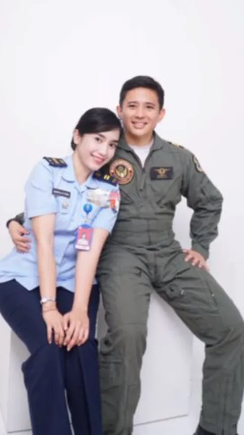 Suaminya Kapten Istrinya Lettu, Potret Pasutri Sama-sama Perwira TNI AU ini Begitu Serasi 