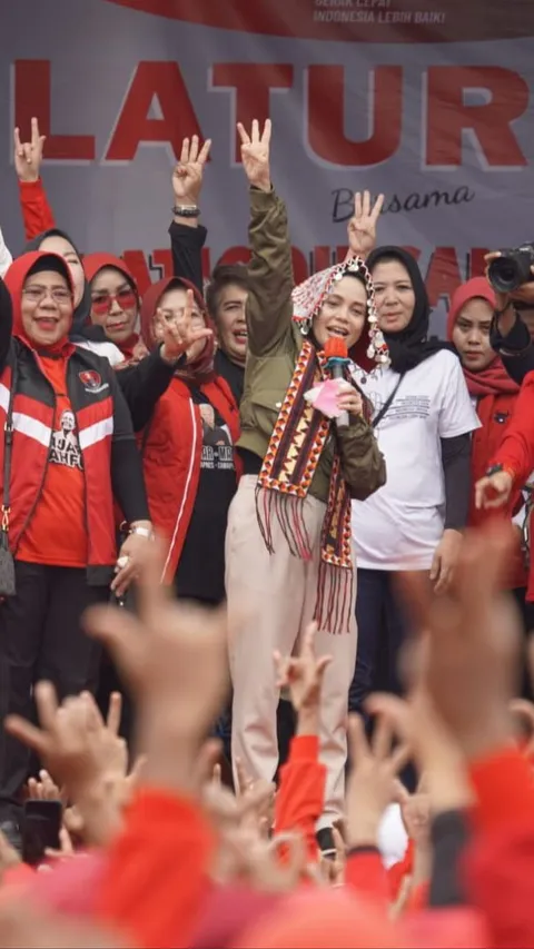 Siti Atikoh Sapa Srikandi Ganjar-Mahfud di Lampung: Kalau Perempuan Kokoh Indonesia Kokoh