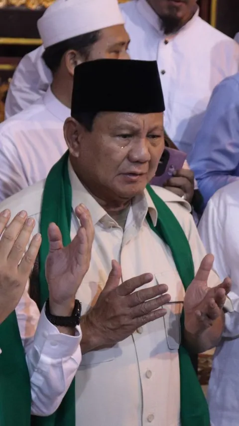 FOTO: Momen Prabowo Hadiri Silaturahmi Ribuan Umat-Ulama dan Kunjungi Bayt Al-Quran Al Akbar di Palembang